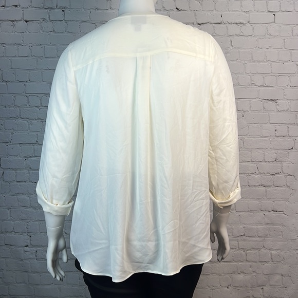 JM Collection Ivory Roll-tab Blouse Top Plus Size 1X - Picture 3 of 7